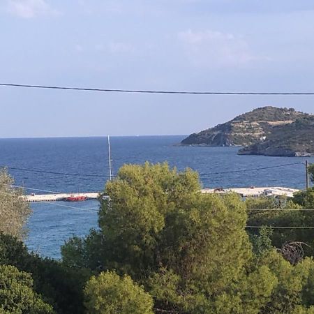 Meltemi Apartments Agia Marina  Eksteriør billede
