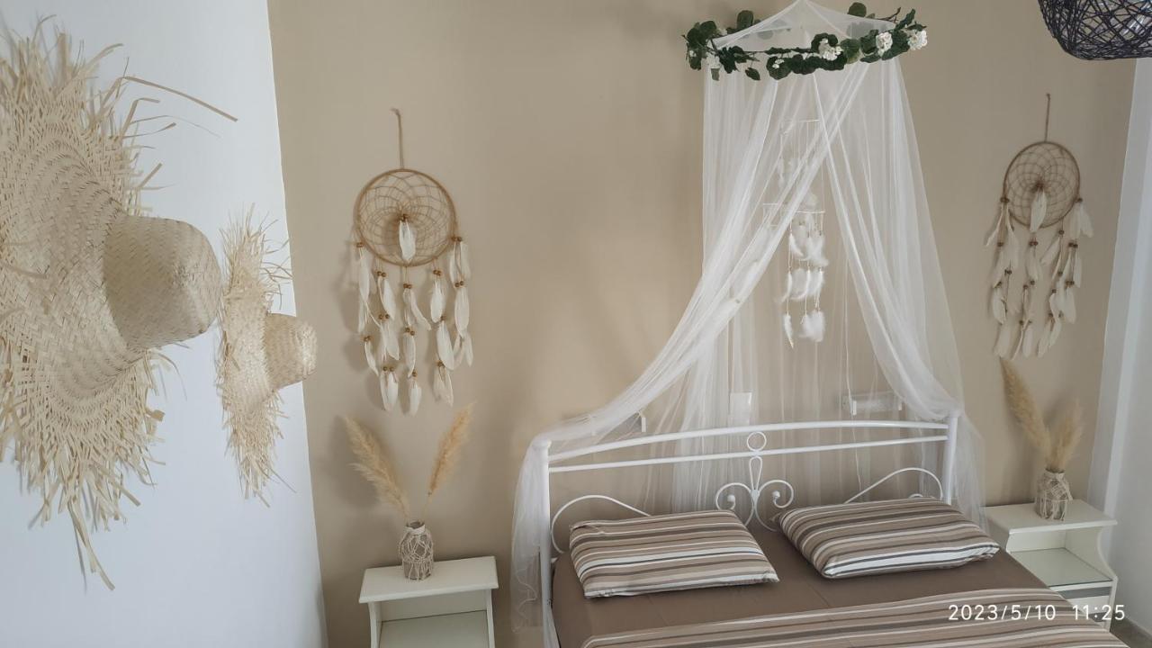 Meltemi Apartments Agia Marina  Eksteriør billede