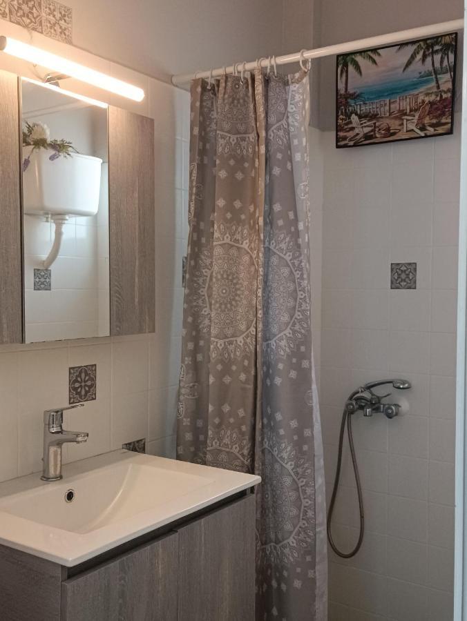 Meltemi Apartments Agia Marina  Eksteriør billede