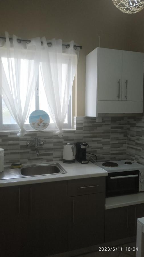 Meltemi Apartments Agia Marina  Eksteriør billede